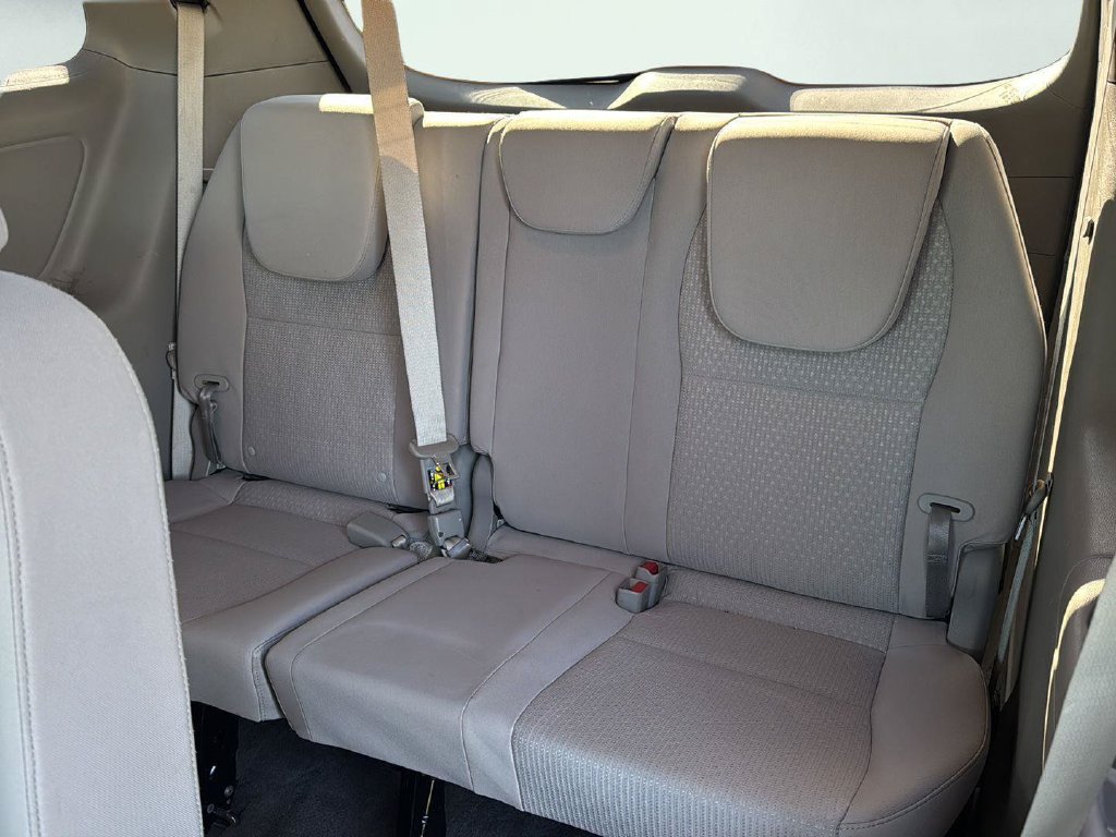 Used 2016 Kia Sedona LX FWD image 4