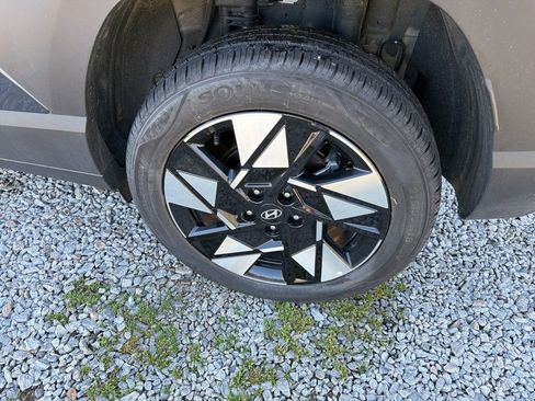 Used 2025 Hyundai Kona SEL image 11