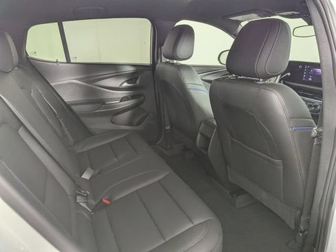 Used 2024 Buick Envista Sport Touring w/ Convenience II Package FWD image 27