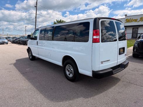 Used 2017 GMC Savana 3500 LS RWD image 8