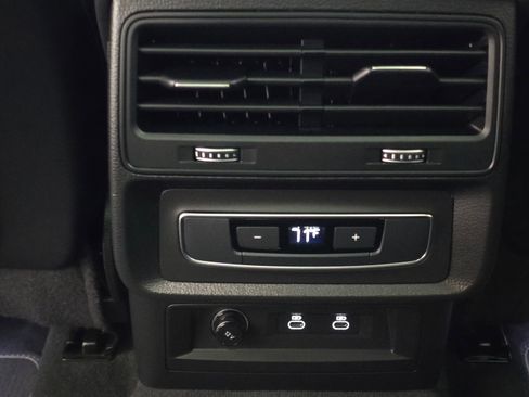 Used 2025 Audi Q7 3.0T Premium Plus image 18