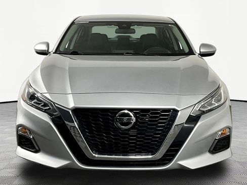 Certified 2022 Nissan Altima 2.5 SV AWD/4WD image 2