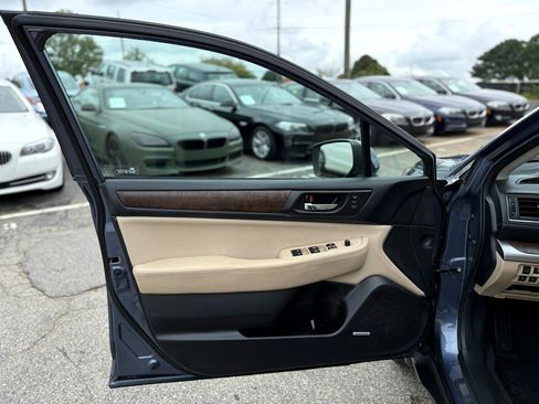 Used 2016 Subaru Outback 2.5i Limited w/ Popular Package #4 image 11