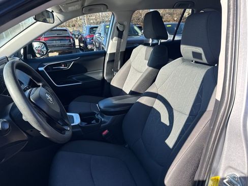 Used 2021 Toyota RAV4 XLE image 14