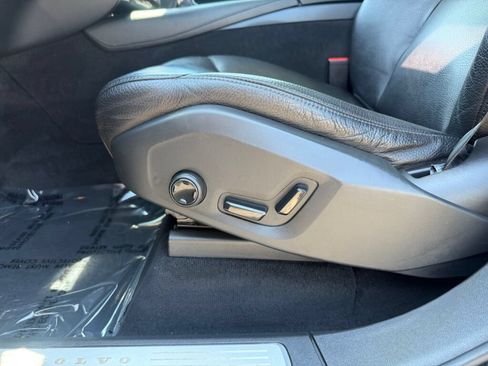 Used 2017 Volvo XC90 T6 Momentum w/ Vision Package AWD/4WD image 10