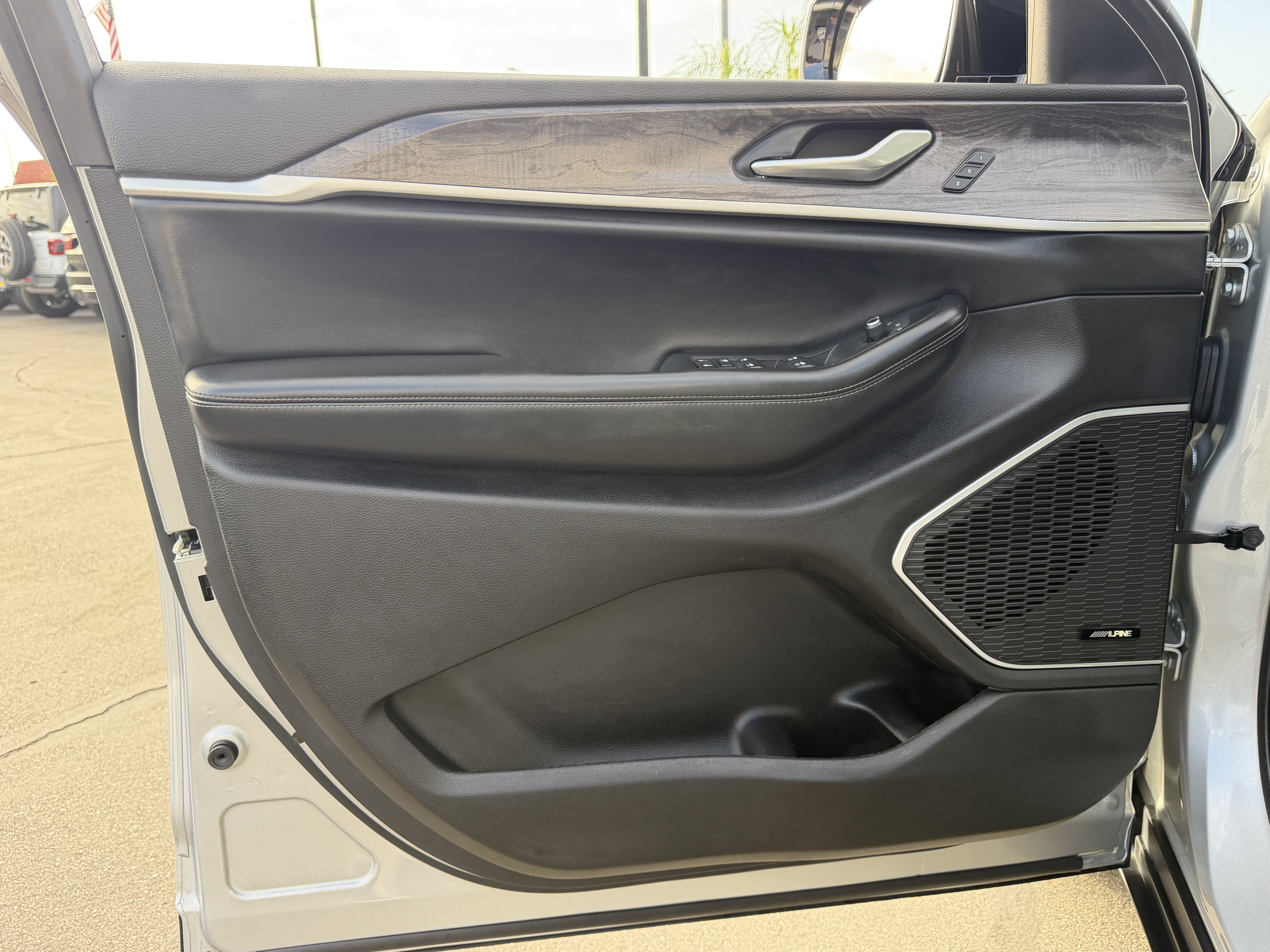 Used 2022 Jeep Grand Cherokee Limited RWD image 21