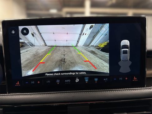 Used 2025 Lincoln Corsair AWD image 25