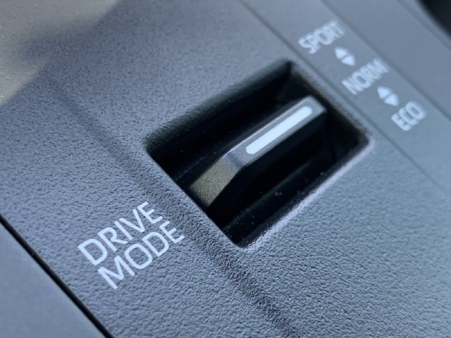 Used 2025 Toyota Highlander XLE FWD image 28