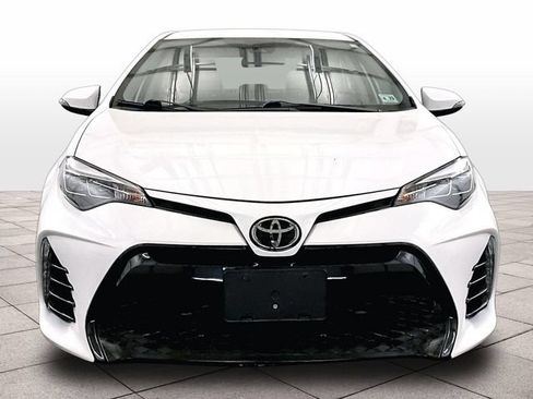 Used 2018 Toyota Corolla SE w/ Body Protection Package FWD image 3