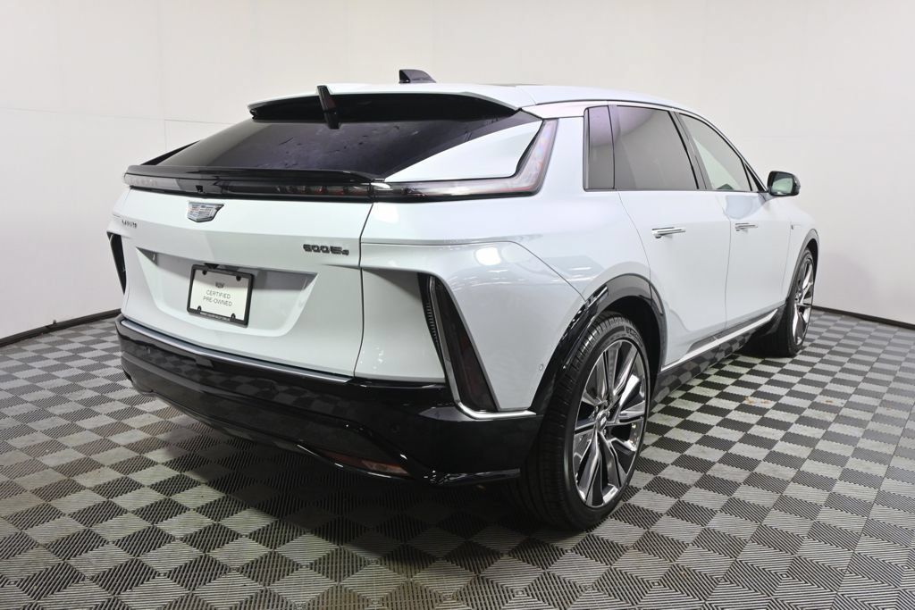 Certified 2026 Cadillac Lyriq Signature Luxury w/ Nappa Leather Package AWD/4WD image 6