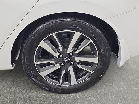 Certified 2025 Nissan Versa SV w/ Trunk Package image 31