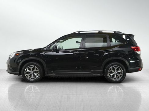 Used 2024 Subaru Forester Premium AWD/4WD image 2
