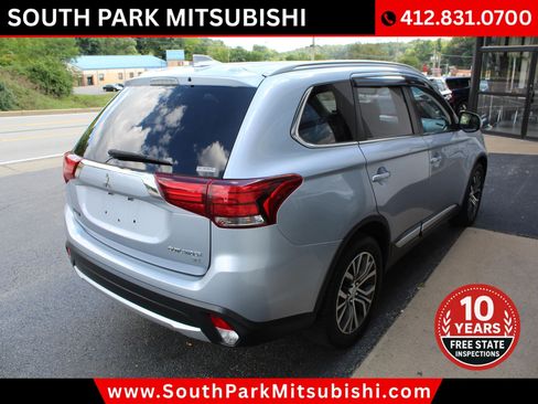 Used 2017 Mitsubishi Outlander SEL AWD/4WD image 9