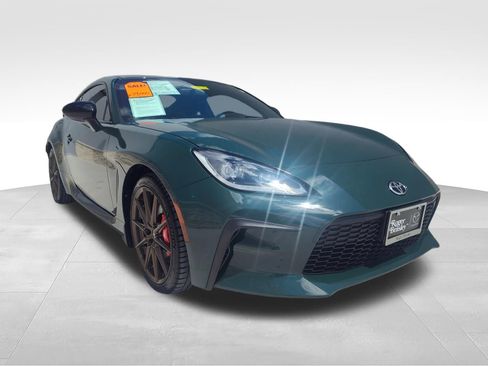 Used 2025 Toyota GR86 Hakone Edition RWD image 2
