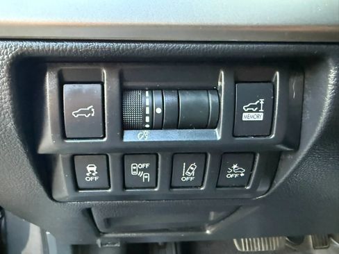 Used 2018 Subaru Outback 2.5i Premium AWD/4WD image 30