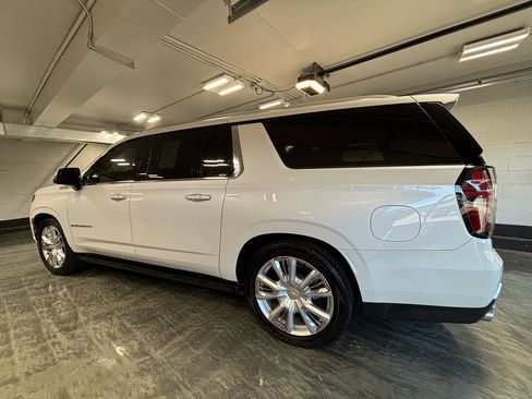 Used 2021 Chevrolet Suburban High Country image 10