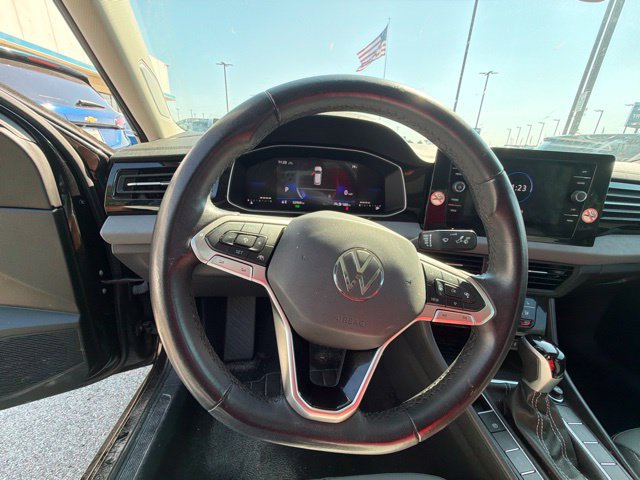 Used 2025 Volkswagen Jetta SE FWD image 40