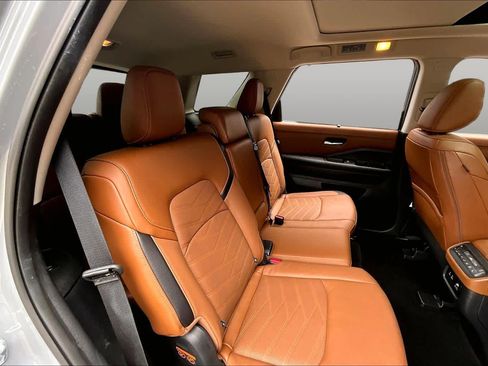 Used 2025 Nissan Pathfinder Platinum w/ Cargo Package FWD image 21