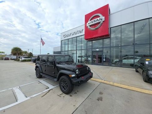 Used 2024 Jeep Wrangler Sport S image 2