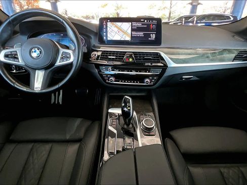 Used 2022 BMW 530i w/ M Sport Package image 15