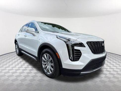 Used 2023 Cadillac XT4 Premium Luxury w/ Technology Package AWD/4WD image 3