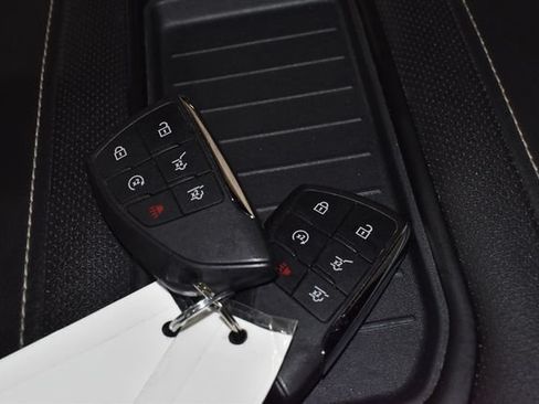 Used 2024 GMC Yukon SLT w/ SLT Premium Package AWD/4WD image 19