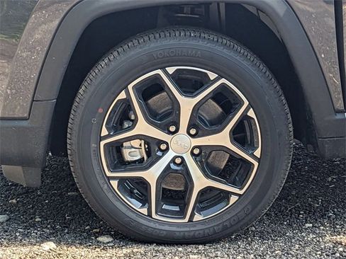 New 2024 Jeep Compass Limited w/ Sun and Sound Group image 23