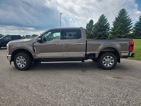 Used 2023 Ford F250 Lariat w/ Chrome Package AWD/4WD image 2