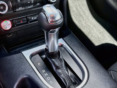 Used 2019 Ford Mustang Coupe RWD image 17
