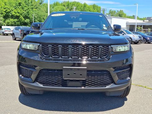 Used 2022 Jeep Grand Cherokee Altitude AWD/4WD image 30