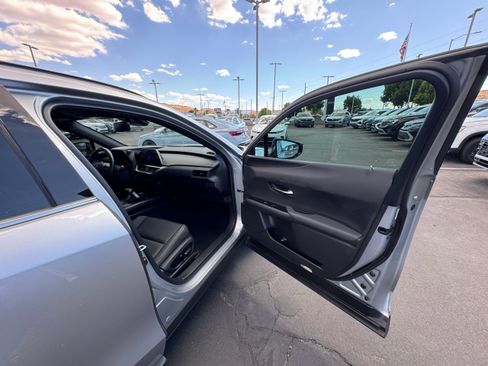 Used 2024 Lexus UX 250h F Sport FWD image 18