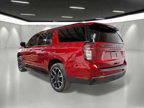 Used 2021 Chevrolet Suburban RST image 3