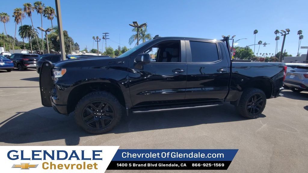 Used 2024 Chevrolet Silverado 1500 LT Trail Boss w/ LT Trail Boss Premium Package AWD/4WD image 5