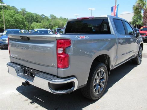 Used 2024 Chevrolet Silverado 1500 LT AWD/4WD image 7