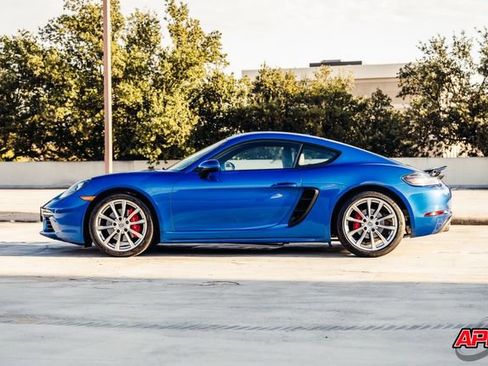Used 2017 Porsche 718 Cayman S image 11