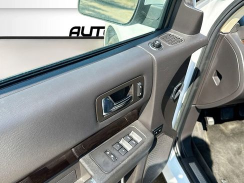 Used 2019 Ford Flex Limited FWD image 18