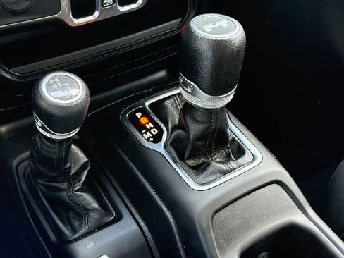 Used 2023 Jeep Wrangler Sport S image 28