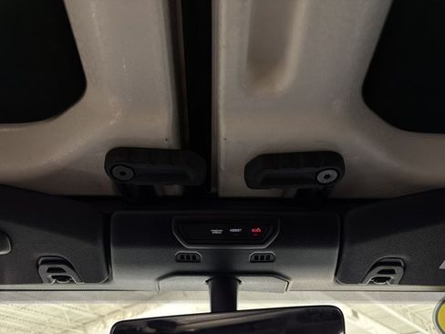 Used 2023 Jeep Wrangler Unlimited Sahara AWD/4WD image 35