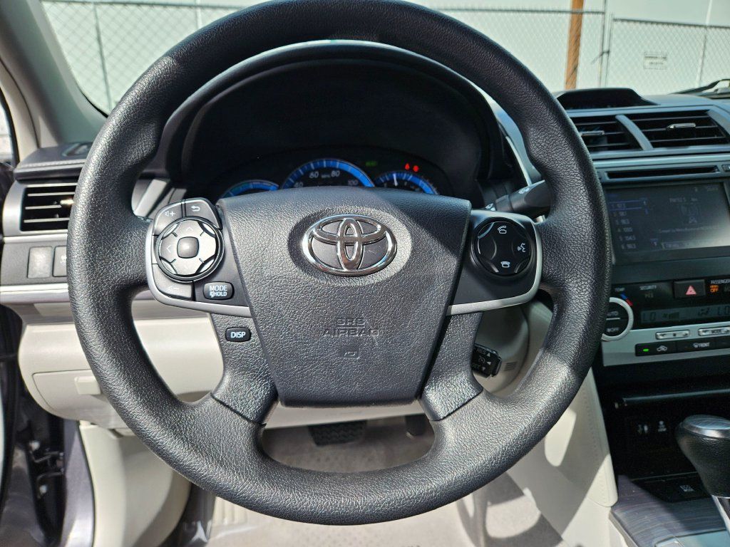 Used 2014 Toyota Camry LE FWD image 26