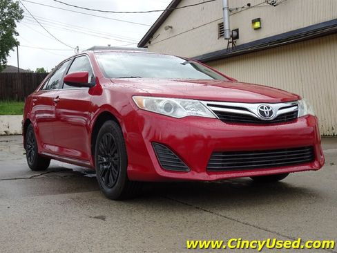 Used 2012 Toyota Camry LE FWD image 4