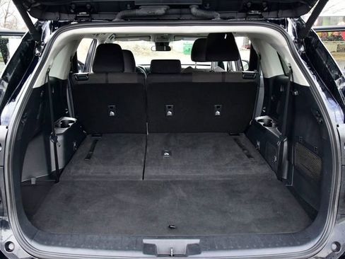 Certified 2024 Toyota Highlander LE image 33