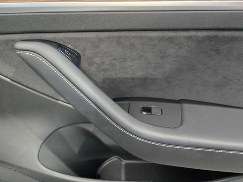 Used 2023 Tesla Model 3 Standard Range RWD image 6