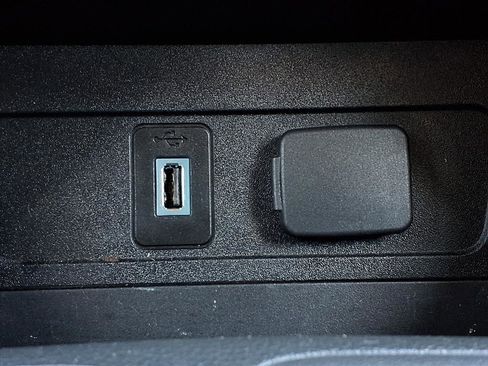 Certified 2017 Ford Escape SE image 13