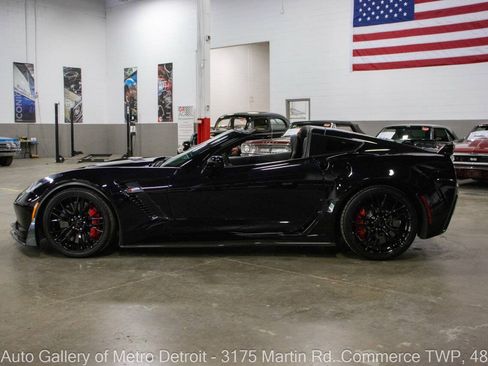 Used 2016 Chevrolet Corvette Z06 w/ 3LZ Preferred Equipment Group RWD image 4