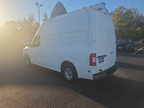 Used 2018 Nissan NV 2500 SL w/ Navigation Package image 4