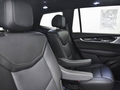 Certified 2025 Cadillac XT6 Premium Luxury image 15