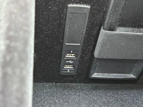 Used 2016 Mercedes-Benz S 550 Sedan image 31