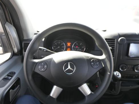 Used 2015 Mercedes-Benz Sprinter 2500 image 16