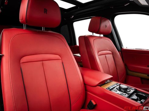 Used 2023 Rolls-Royce Cullinan w/ Cullinan Package AWD/4WD image 38