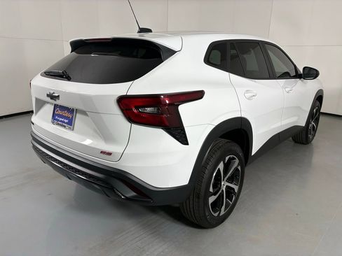 Used 2024 Chevrolet Trax RS w/ Driver Confidence Package image 8